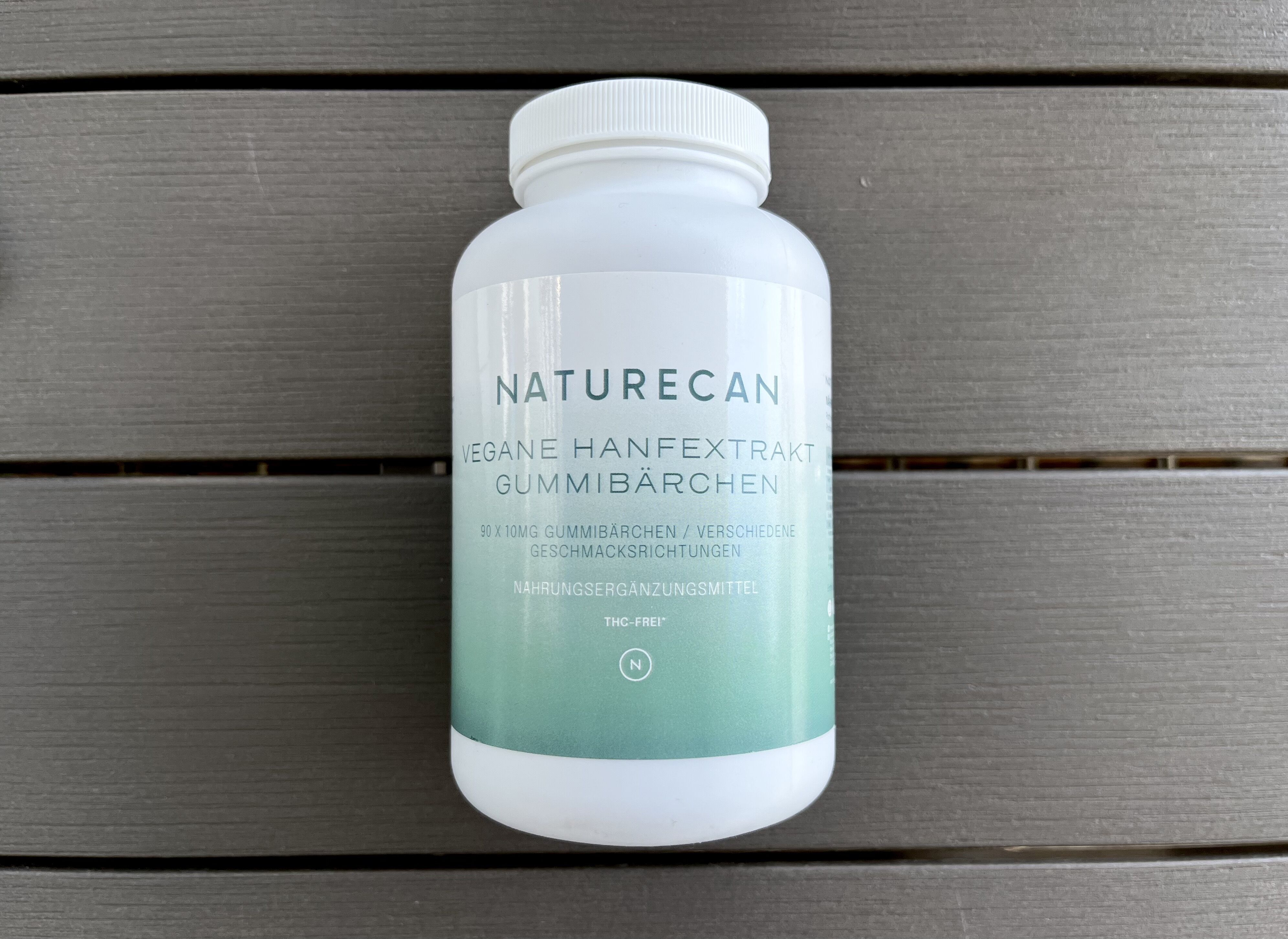 Die veganen Fruchtgummis von Naturecan sind gut verpackt, damit Du sie auch unterwegs mitnehmen kannst. Foto: © Die Grüne Oase